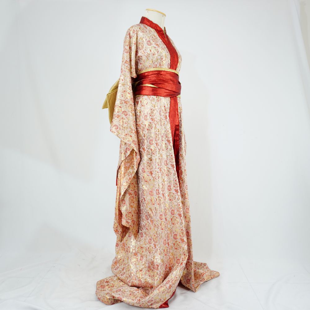 Figurino completo lateral