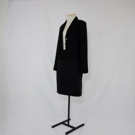 Figurino completo lado