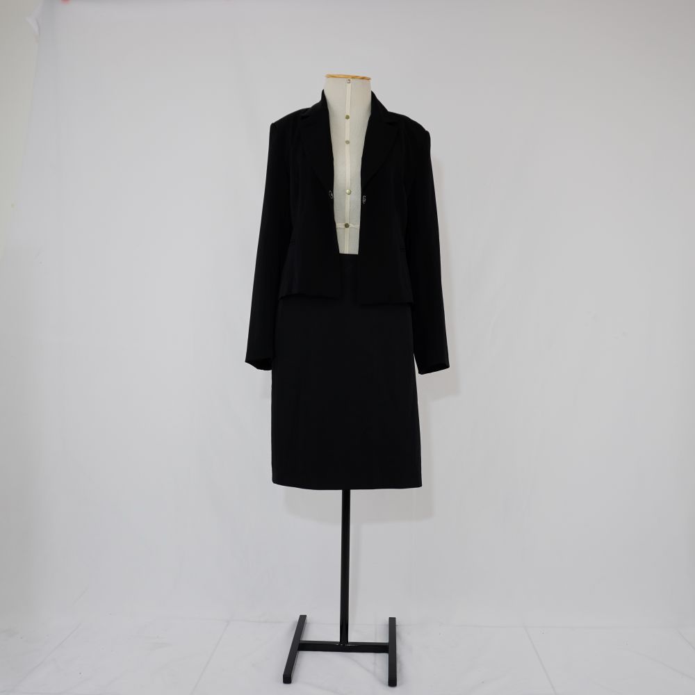 Figurino completo frente