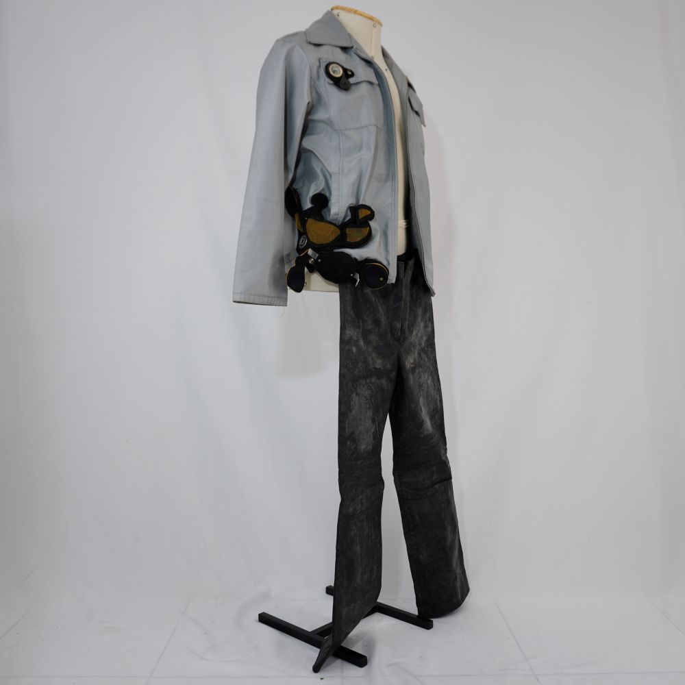 Figurino completo lateral